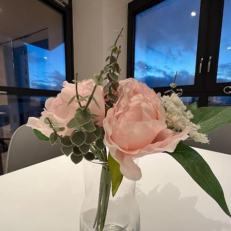 2 Bed Penthouse Style Apartment London Ngoại thất bức ảnh