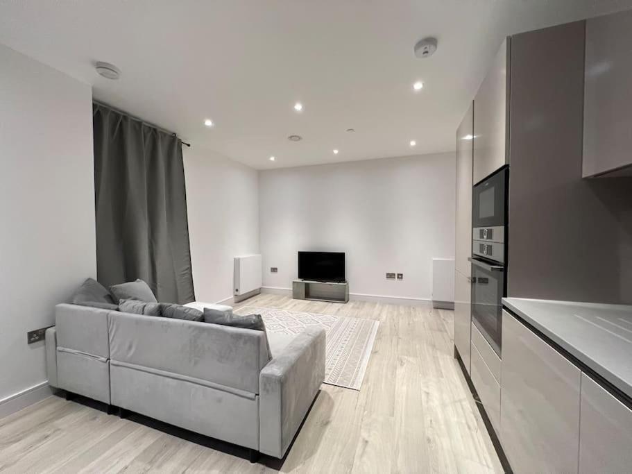 2 Bed Penthouse Style Apartment London Ngoại thất bức ảnh